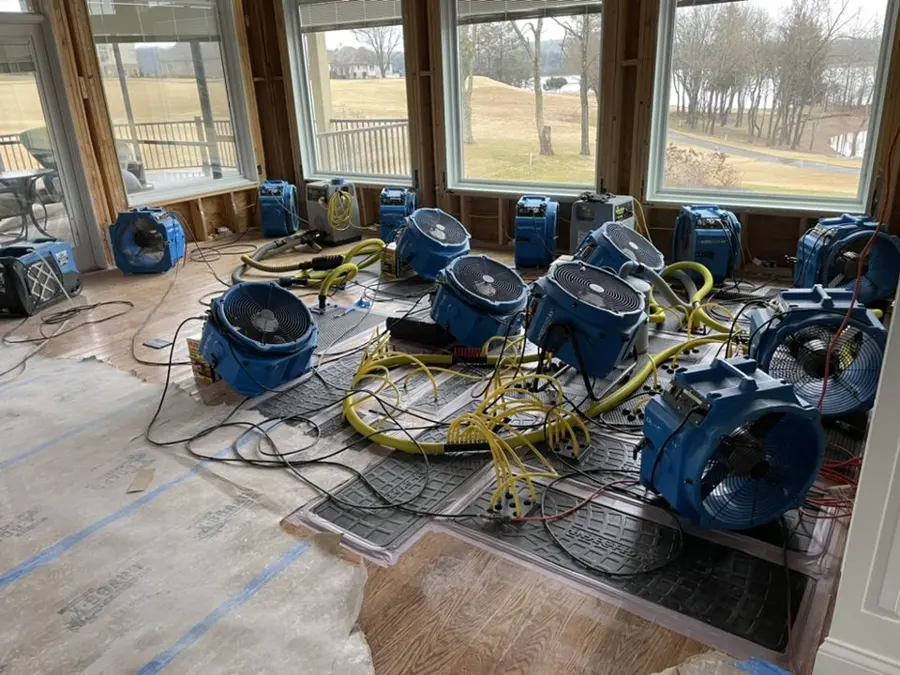 Structural drying equipment running in a Des Plaines, IL home